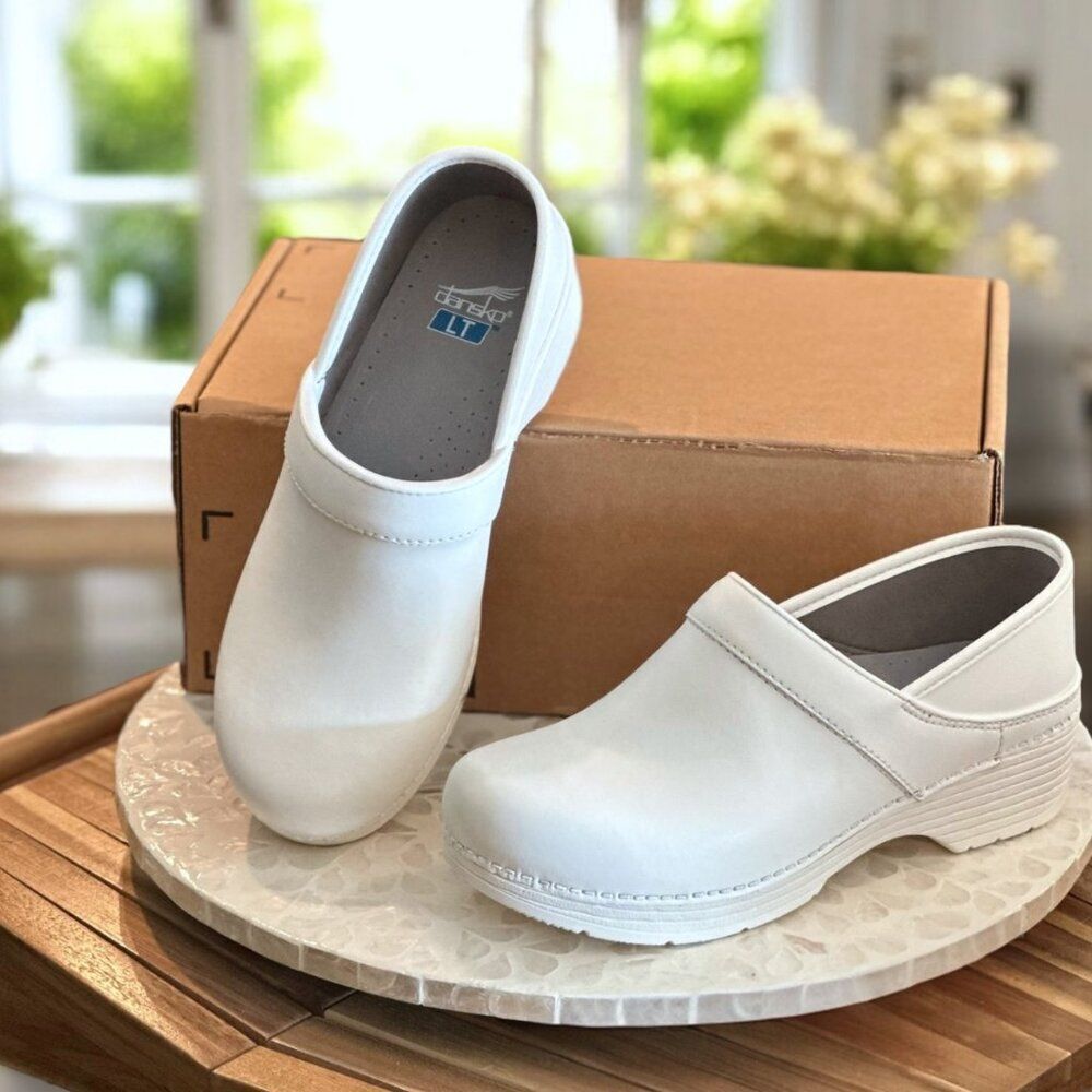 Dansko Professional LT White Box Leather Clogs Women’s Size 40 EU Comfort Work S